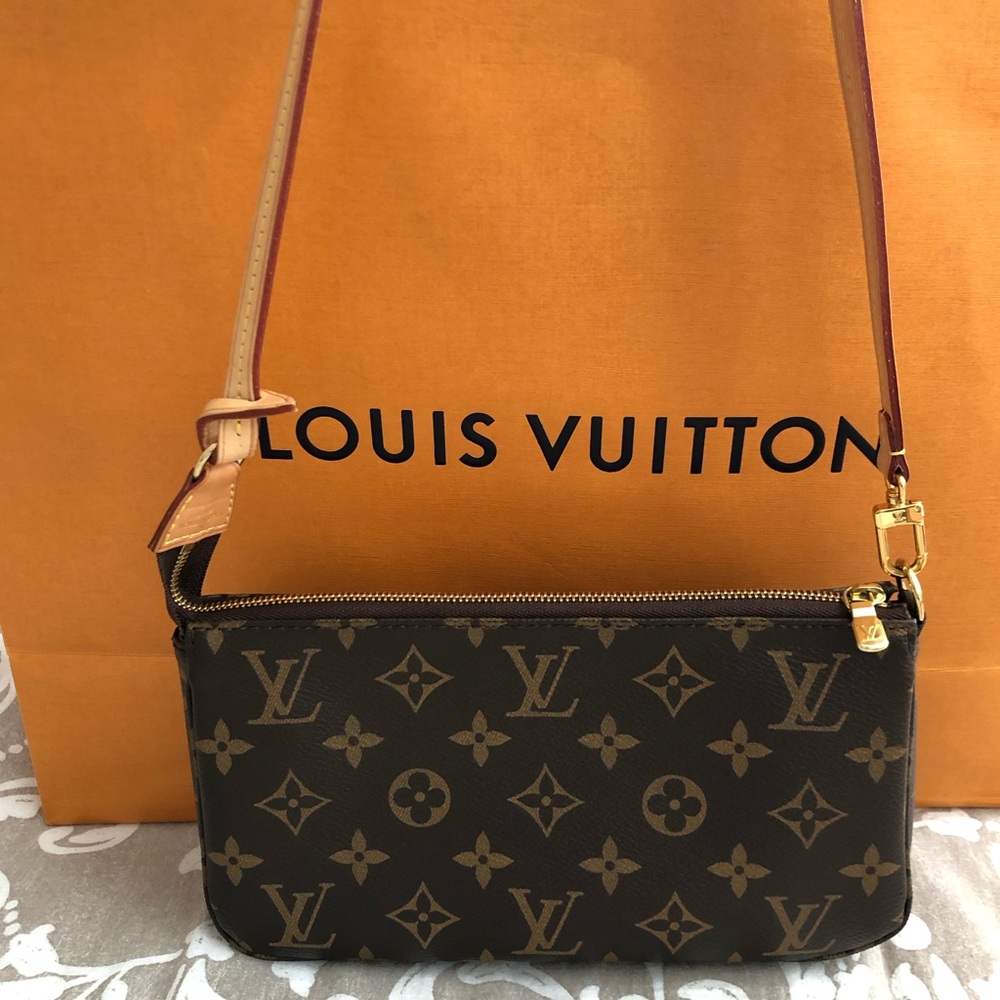 Louis Vuitton Pochette Accessory NM